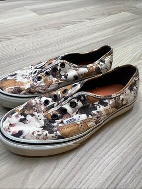 Vans x ASPCA limited edition Cat Pattern Sneakers size 7- missing laces